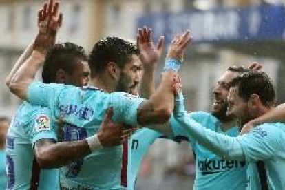 Luis Suárez y Jordi Alba firman el triunfo 0-2 del Barcelona en Eibar