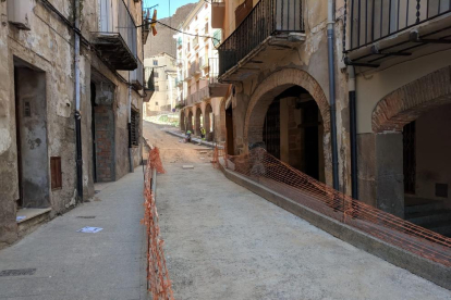 El carrer Botera de Balaguer, en obres.