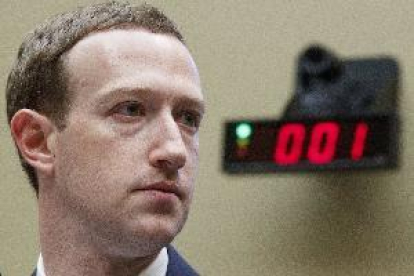Facebook admite recopilar información incluso de no usuarios de su red social