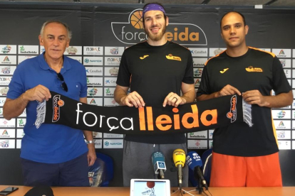 Eric Stutz, ahir a la presentació com a nou jugador del Força Lleida.