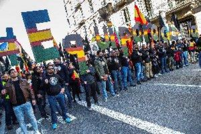 Milers de policies i guàrdies civils demanen a Barcelona l'equiparació salarial