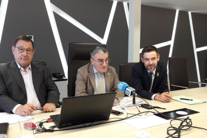 Francesc Ollé, Àngel Ros i Ferran de Noguera, ahir, en roda de premsa.