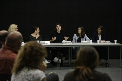 El Magical acogió un debate con la participación de la directora Alba Cros, entre otras profesionales.