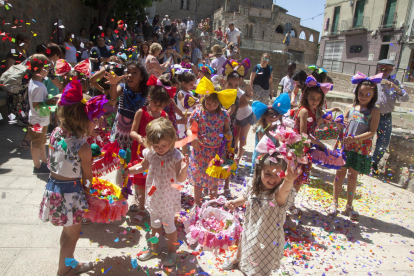 Guissona revive la tradicional fiesta de la Enramada de Corpus