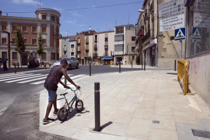 Las obras han supuesto rehabilitar parte de la avenida Catalunya.