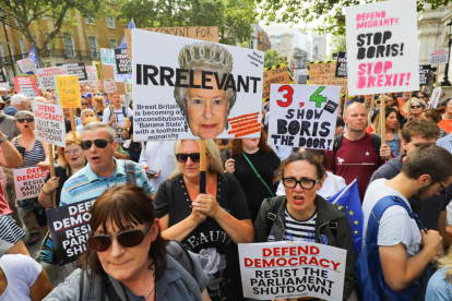 Miles de personas protestaron ayer en el Reino Unido contra el “golpe” de Boris Johnson al clausurar el Parlamento durante cinco semanas.