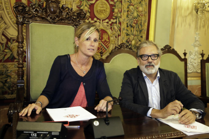 Mínguez y Larrosa, en el pleno del pasado día 14 en el que se aceptó la renuncia de Ros.