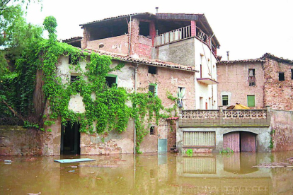 Entrega de llaves de vecinos a la Confederación en el Gobierno Civil.