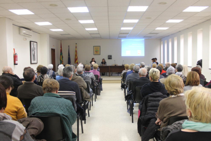 Imagen de la reunión informativa que organizó el ayuntamiento.