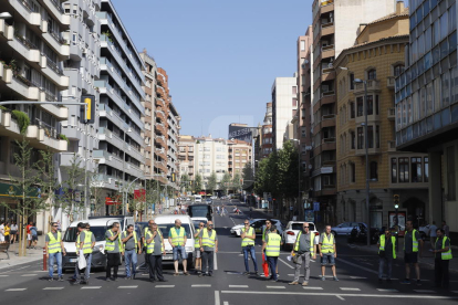Una vintena de treballadors d'Alsina Graells es manifesten a Lleida