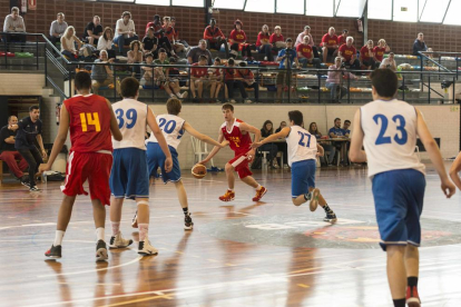 Estudiantes y Zaragoza se midieron en el Barris Nord.