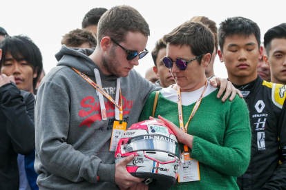 Charles Leclerc celebra la primera victòria en Fórmula 1 al podi de Spa-Franchorchamps amb Hamilton i Bottas.