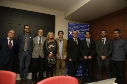 Participantes en la XXIII Jornada de los Economistas, ayer, en la sede del CEC en Lleida.