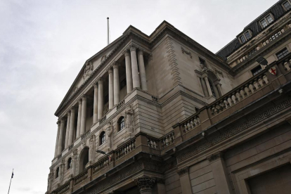Imagen de archivo de la fachada del Banco de Inglaterra en Londres.
