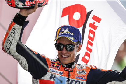 Marc Màrquez celebra su segundo puesto en la carrera de MotoGP del Gran Premio de Holanda.