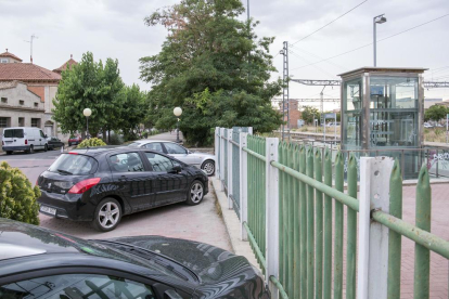 L’actual aparcament al costat de l’estació a Cervera.