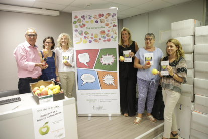 Presentación del proyecto ‘Dia de fruita’ ayer en el departamento de Salud de Lleida. 