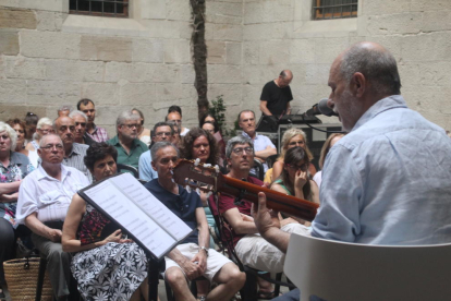 Josep Tero, ahir durant el concert al pati de l’IEI.