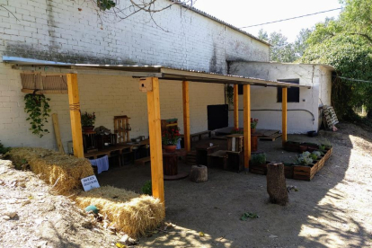 Las instalaciones de la Escola Bosc La Escoleta del Mas en el complejo de La Manreana de Juneda.