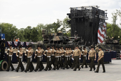 Imagen de marines ante tanques en las calles de la capital estadounidense poco antes del desfile.