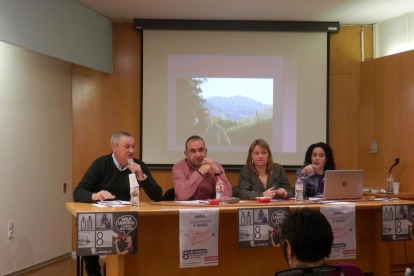 Pacheco, segundo por la izquierda, ayer en Lleida.