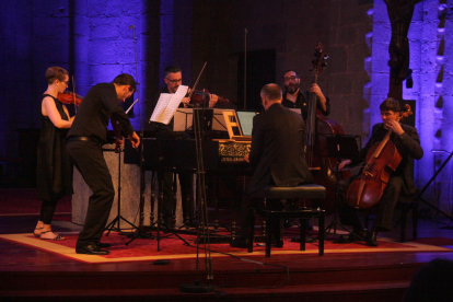 Els integrants de l’Ensemble Flandriae-Pyrenaei durant el concert inaugural.