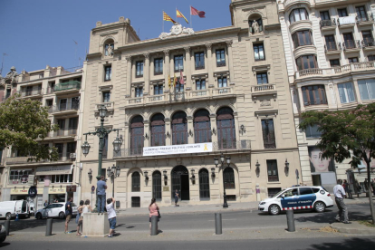 Imatge de l’actual façana de la Paeria a l’avinguda Madrid.