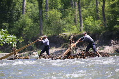 La Noguera Pallaresa es un río que hace que los ‘raiers’ deban estar completamente concentrados durante la bajada, que requiere fuerza y técnica.