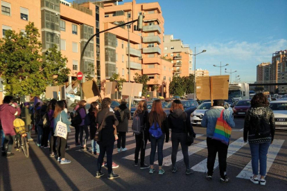 Concentracions feministes provoquen talls de trànsit en punts de Barcelona