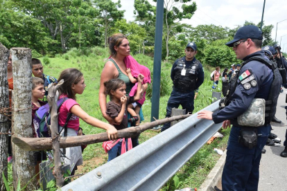 México enviará agentes a la frontera para evitar los aranceles de Trump