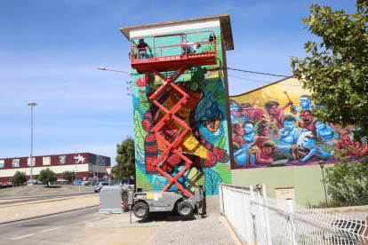 Fachadas de Torrefarrera toman ‘vida’ con el arte mural del festival. 