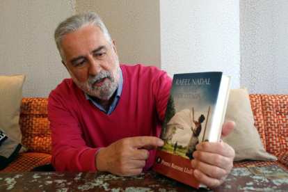 Rafel Nadal, en un acte promocional de la novel·la a Lleida.
