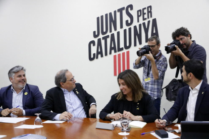 Torra i Puigdemont encapçalen la reunió de JxCat després de la crisi amb ERC per la Diputació de Barcelona