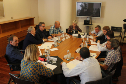La reunió d’ahir a la Diputació d’Osca per tractar la regulació de Mont-rebei.
