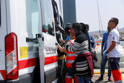 Imatge de l’amuntegament dels refugiats a bord del vaixell ‘Open Arms’.