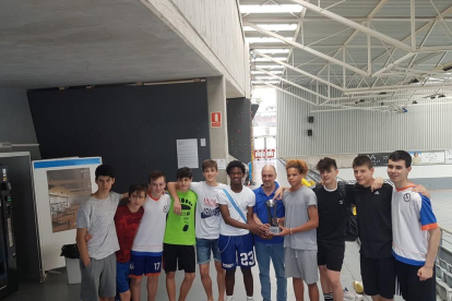 El Club Natació Tàrrega logra el título de campeón de Catalunya cadete 