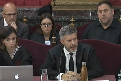 La defensa de Junqueras, durant la seua intervenció a la sessió del judici d’ahir.
