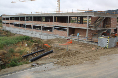 Las obras de la nueva escuela de Primaria de Almenar que los vecinos esperan desde 2004. 