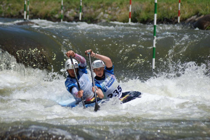 Adrià Martín y Carla Carrillo, del Cadí Canoe Kayak, competirán en el Mundial en CII Mixto.
