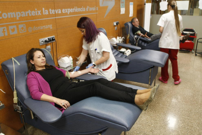 El hospital Arnau de Vilanova registró ayer 37 donaciones de sangre y dos de plasma. 