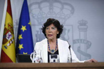 La portaveu del Govern central en funcions, Isabel Celaá, durant la seua intervenció ahir.