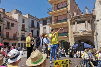 Presencia de ‘Lleidatans amb Puigdemont’ en el ‘Dinar groc’ celebrado ayer en Amer.