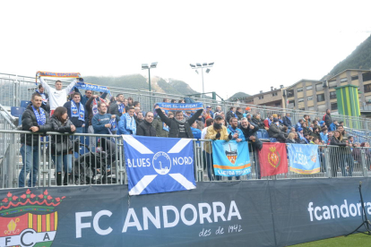 El porter de l’Andorra agafa una centrada d’Alpha a la qual no va arribar Eder.