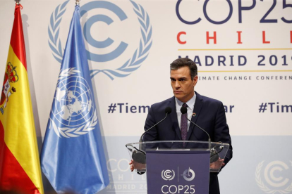 El presidente del Gobierno español en funciones, Pedro Sánchez, durante una rueda de prensa con motivo de la celebración de la cumbre mundial del clima en Madrid.