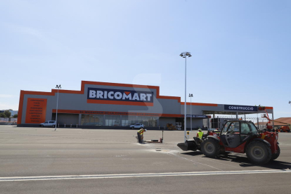 Imatge de la construcció de Bricomart a Lleida