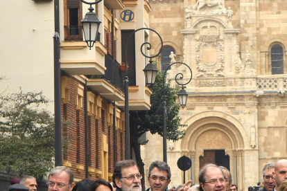 Rajoy, con el presidente de Castilla y León, Juan Vicente Herrera, y del alcalde de León, Antonio Silván.