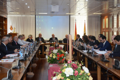 Andreu Subies, ahir a la dreta de Luis Rubiales, a la primera reunió de la nova junta de l’RFEF.