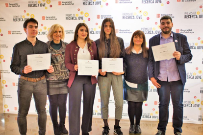 Imatge dels estudiants del Guindàvols a l’entrega de premis de Recerca Jove.