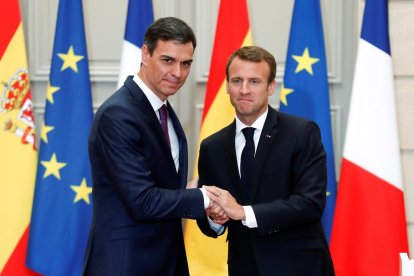 Pedro Sánchez y Emmanuel Macron durante la rueda de prensa tras su reunión en el Palacio del Elíseo.