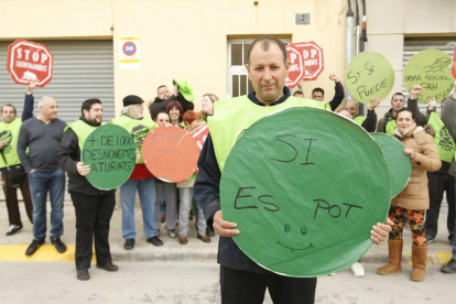 Imatge d'arxiu d'una protesta de la PAH per aturar un desnonament.
